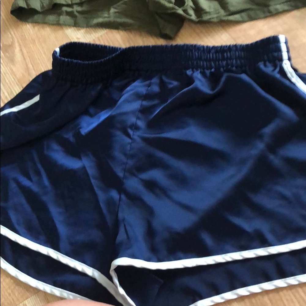 Shorts - Picture 2 of 3